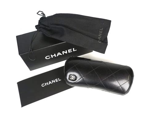 etui a lunette chanel